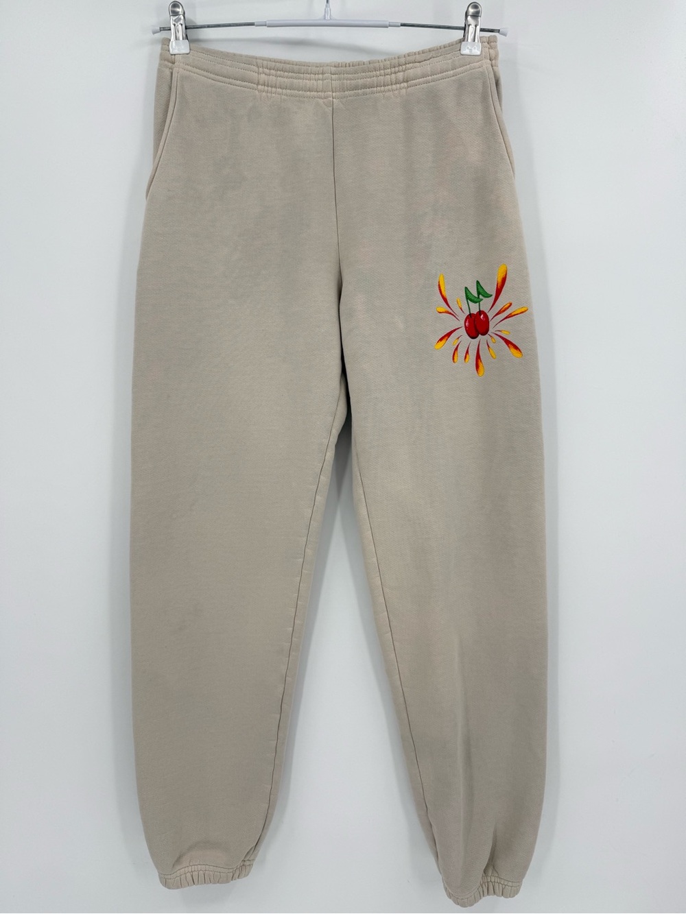 Cherry LA Fairfax Graphic Cherry Sweatpant in Cream Size M